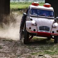 Citroën 2CV Duckar se dvěma motory.