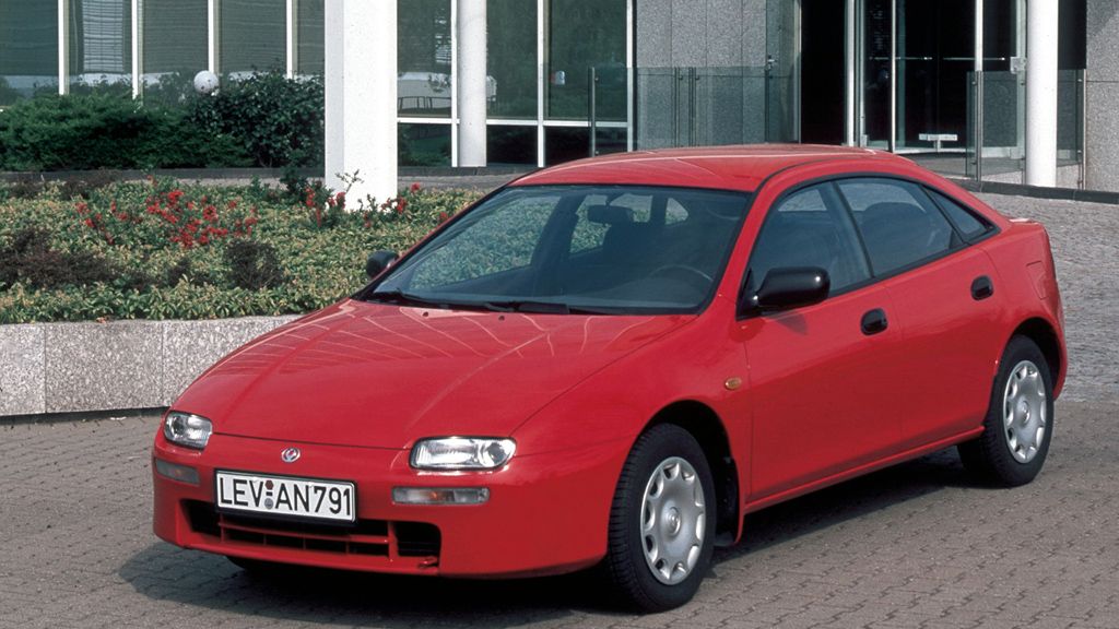 Prodeje nových aut v Česku v roce 1994 byly až legrační. Škoda vládla neomezeně, za ní se ale děly věci. Na některé značky jsme už zapomněli