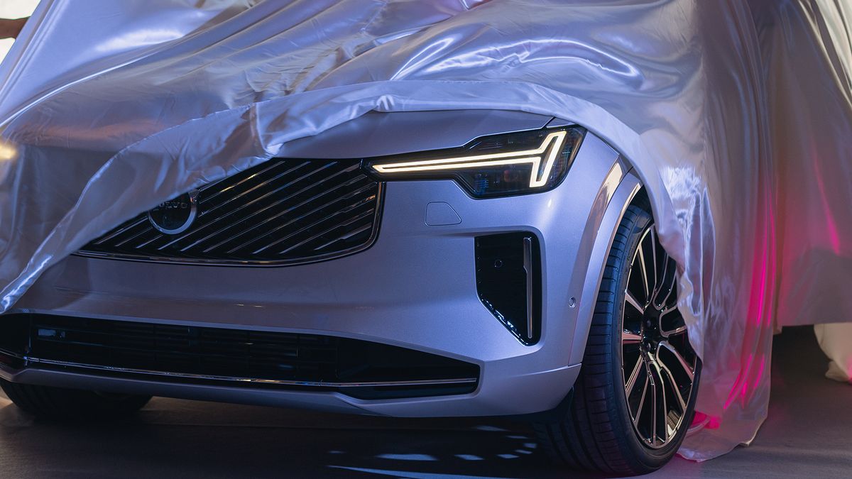 Volvo XC90 naživo: Jaké přiváží novinky, jaké nabízí motory a výbavy a kolik bude stát