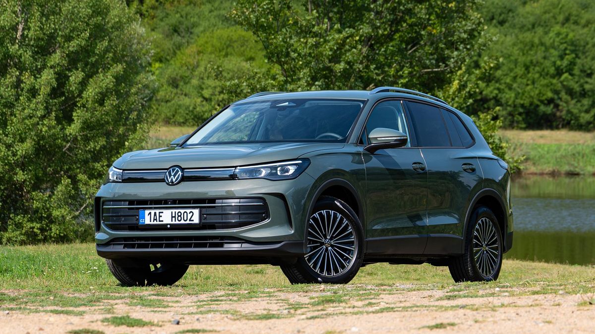 Jak ušetřit desítky tisíc na VW Tiguan: Základní motor úplně stačí a akční výbava má vše, co potřebujete