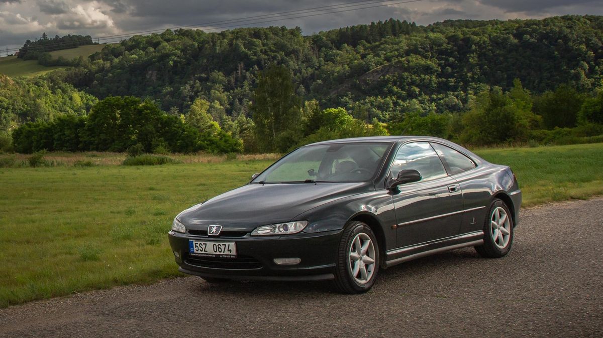 Ferrari pro chudé? Ale jděte! Peugeot 406 Coupé s šestiválcem je skvělý a tečka!