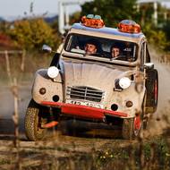 Citroën 2CV Duckar se dvěma motory.