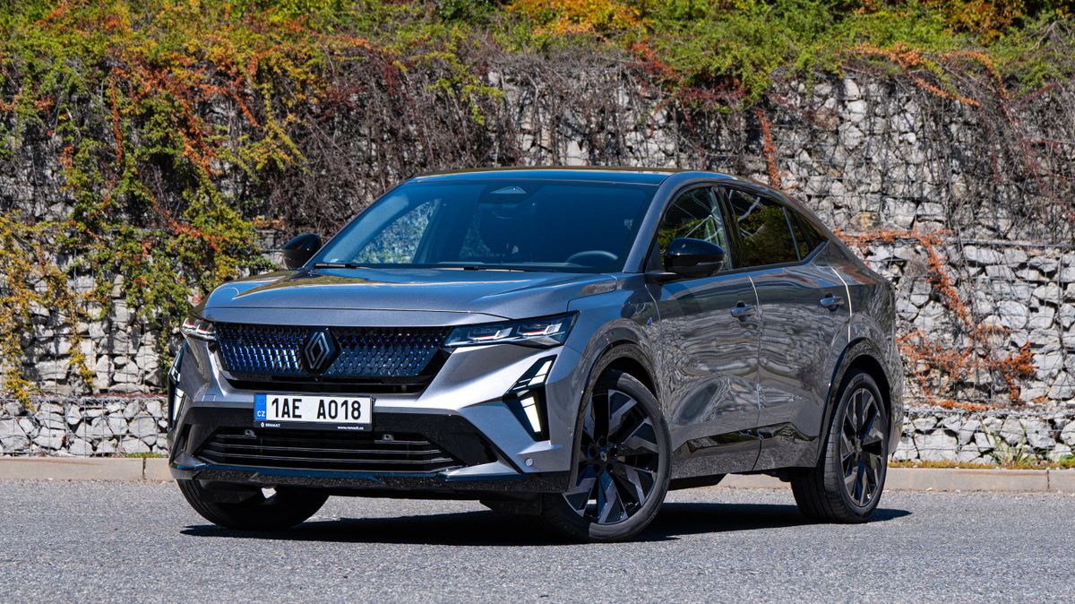 To nejlepší od Renaultu v sexy balení: Rafale je inspirovaný rychlým letadlem, ale preferuje spíš klidnější jízdu