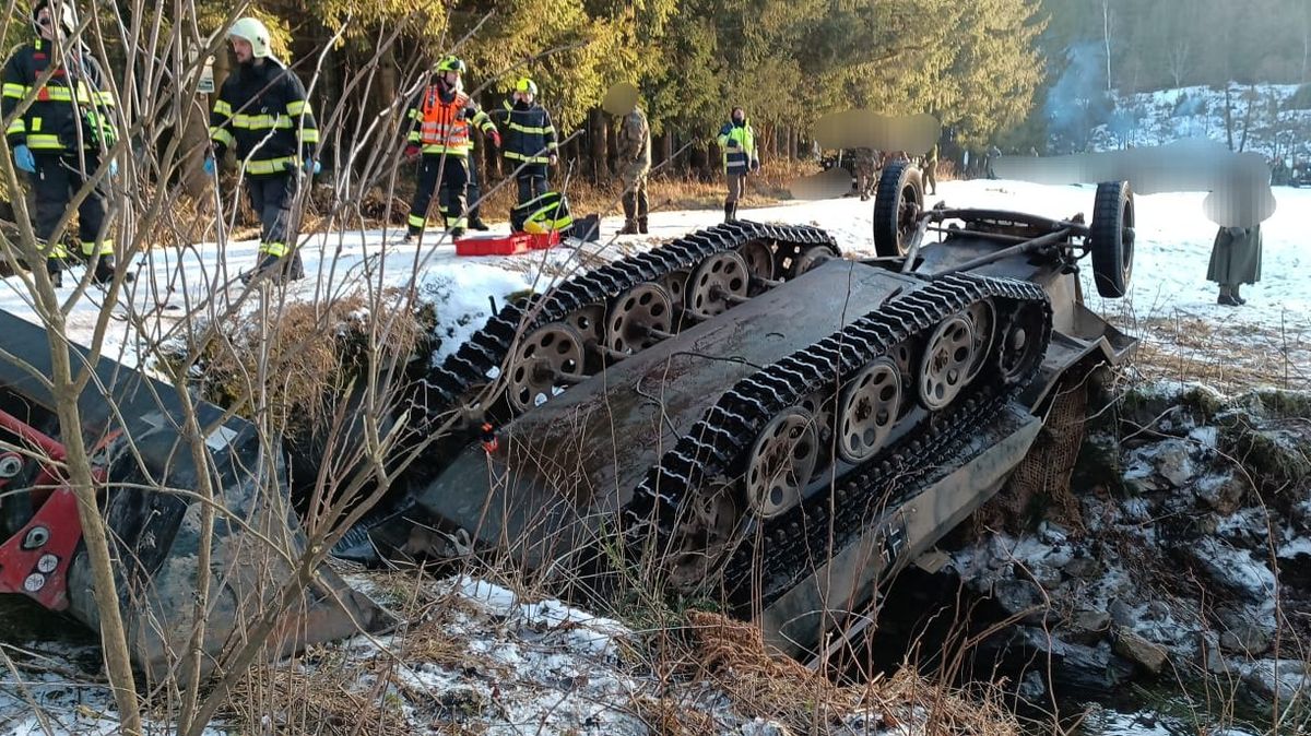 Jdeme po stopách víkendové tragické nehody historického transportéru: Proč polopásové vozidlo dostalo smyk?