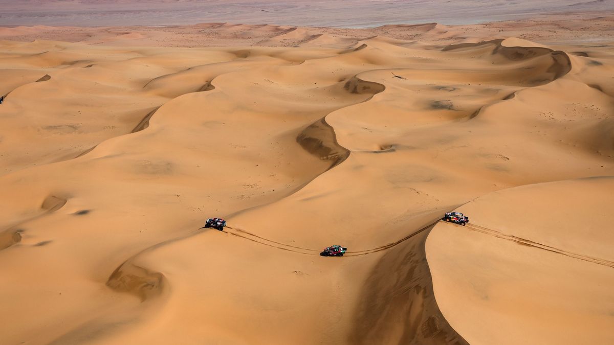 Dakar finišuje, dnes se bude lámat chleba: Macík si jede pro vítězství, v autech je to boj o každou minutu