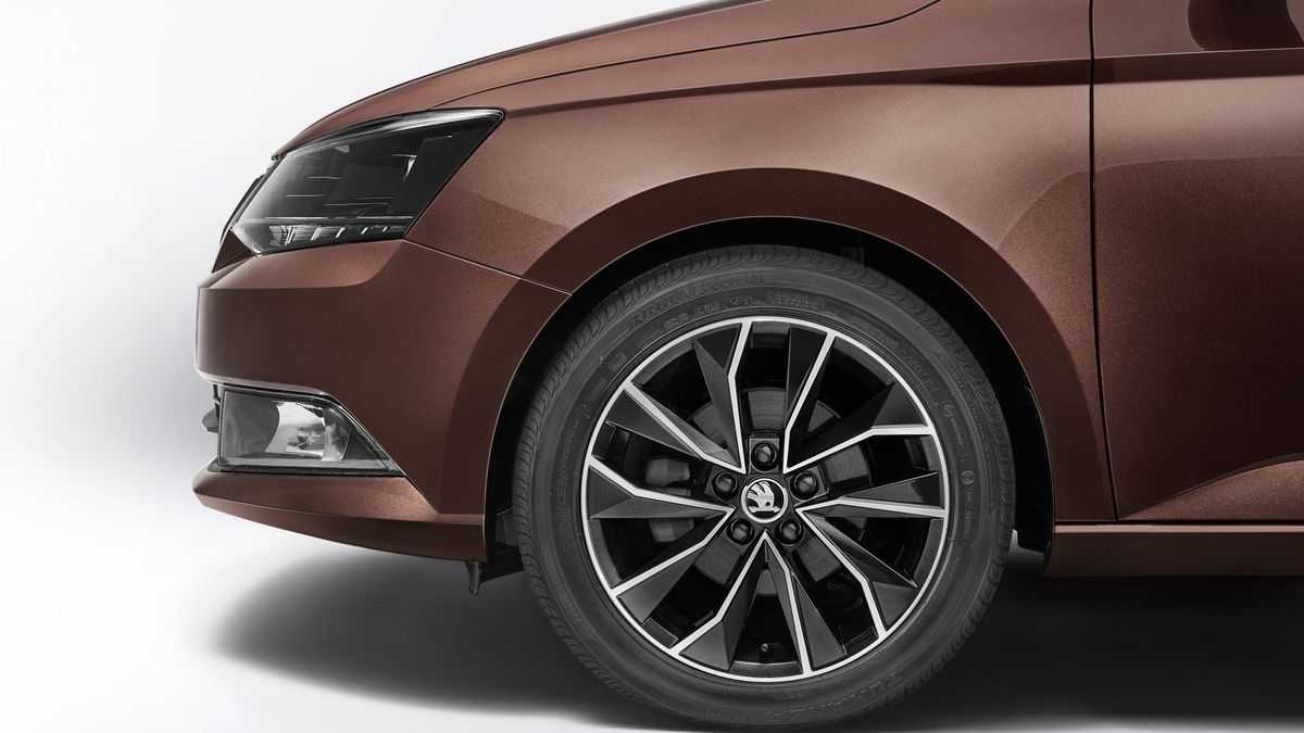 Svatý grál mezi fabiemi? Škoda kdysi představila vzácnou limitku, která měla ve výbavě prvek typický pro modely Rolls-Royce