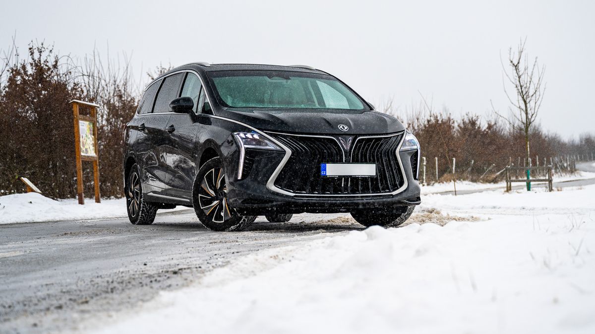 Nabídka, která u nás těžko hledá konkurenci. Velké rodinné MPV pro až sedm lidí teď koupíte pod 800 tisíc. A s normálním motorem
