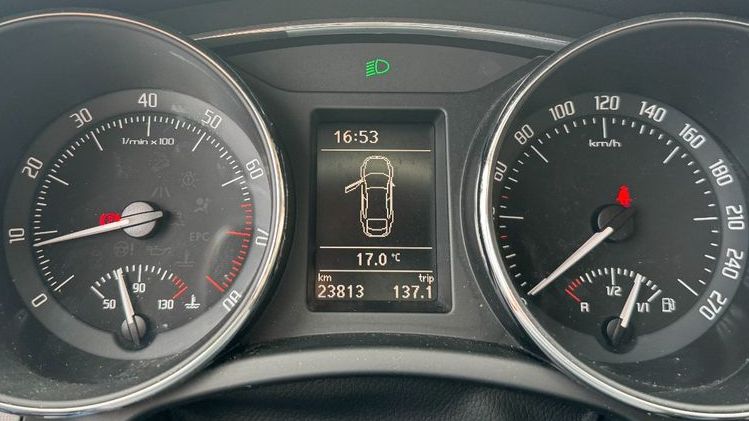 Na prodej je škodovka, která boří zaběhnuté pořádky. Na auto svého druhu a stáří najezdila neuvěřitelně málo kilometrů