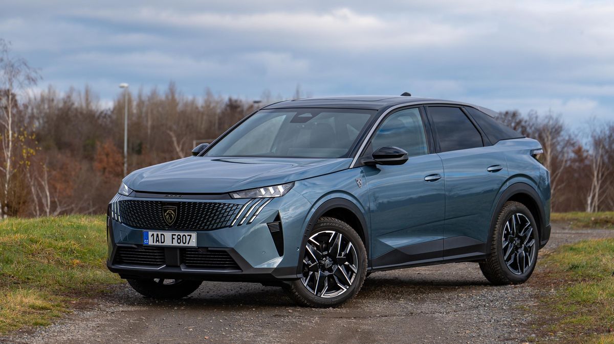 Nový Peugeot 3008 je povedená stylovka. Jako hybrid jezdí pěkně, spotřeba nás ale neohromila