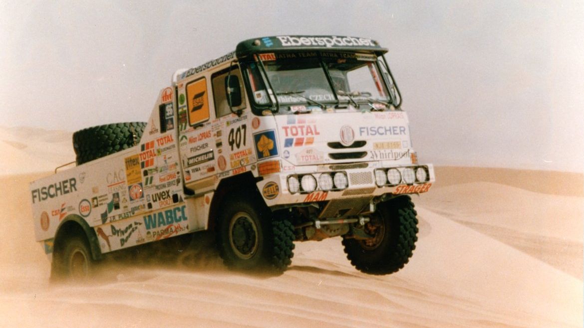 Sobotní porce nostalgie: Takhle kdysi Češi závodili na Dakar Rally. Úspěšné Tatře tehdy konkuroval i Liaz