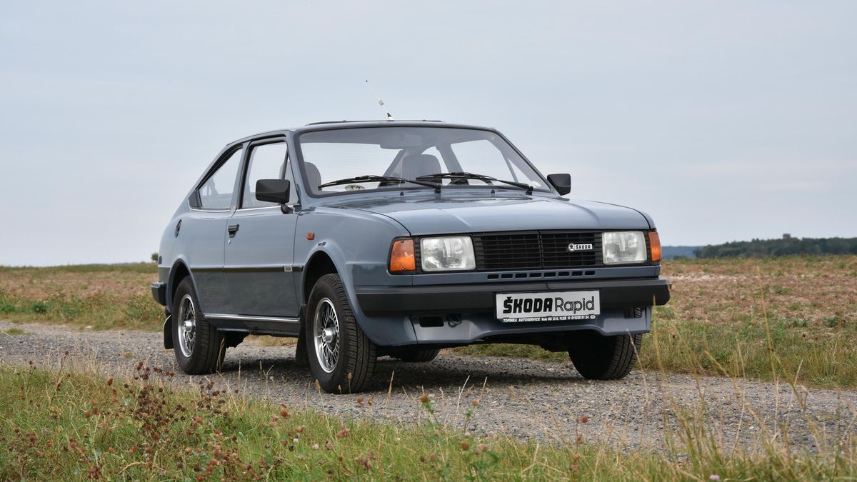 Škoda 136 Rapid byla poslední kupé naší automobilky. Nabídne vám nekonečnou porci nostalgie a nejezdí tak špatně, jak byste čekali