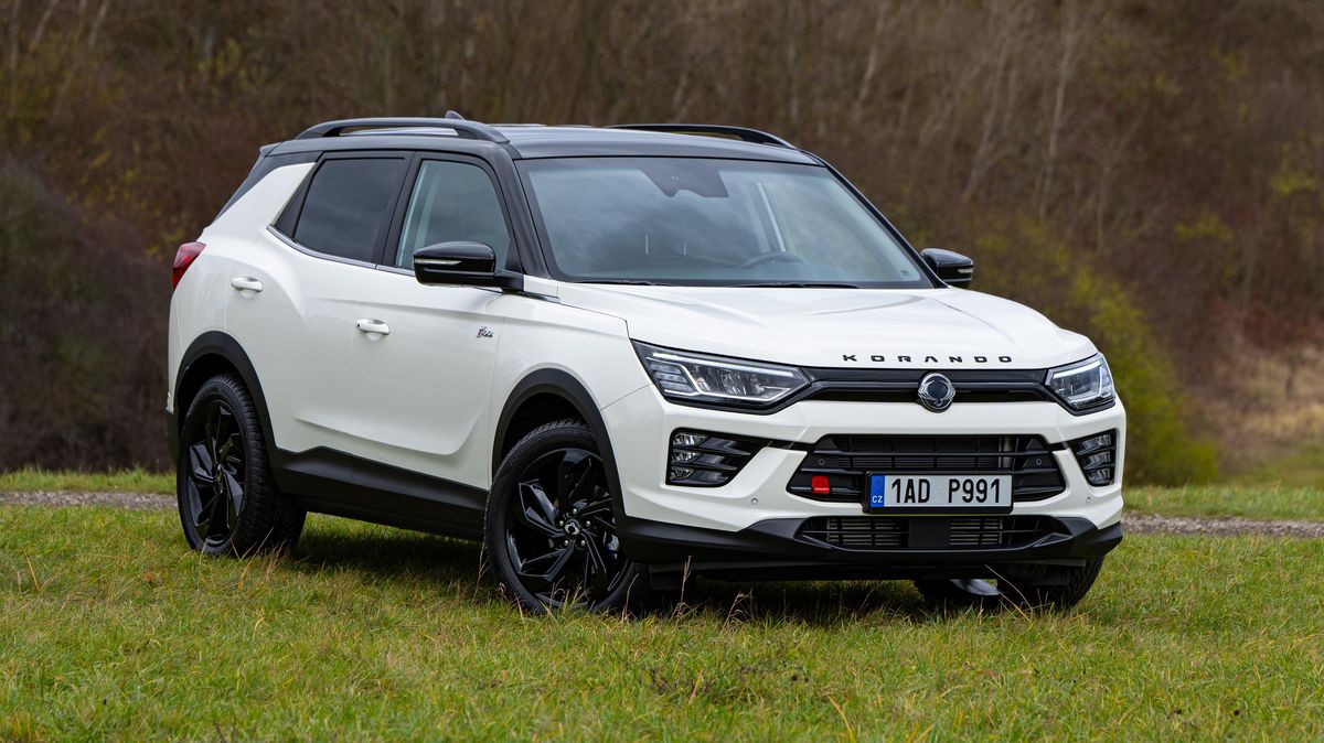 SsangYong se sice změnil, ale Korando za skvělé peníze zůstává. Výbavu za 30 000 Kč teď dostanete zdarma