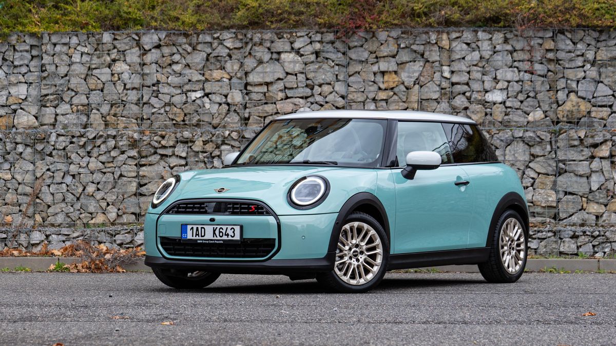 Nové MINI Cooper S je stylovka, která moc hezky jezdí. A může stát překvapivě hodně peněz