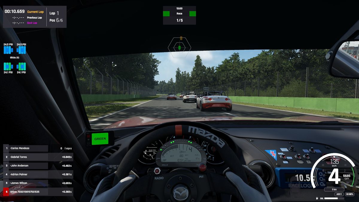 Nové Assetto Corsa Evo je úžasná domácí závodní autoškola. Pro fanoušky věrných her je to povinnost!
