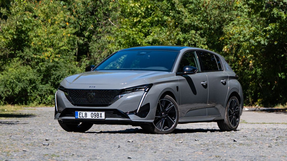 Přesvědčí vás za ty prachy? Peugeot nabízí svůj elektrický e-308 s mohutnou slevou