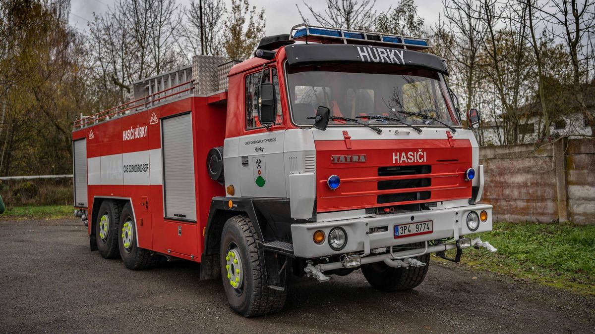 Legendární Tatra 815 v hasičské verzi je stále v aktivní službě. A najdou se i takto nádherné a zachovalé kousky