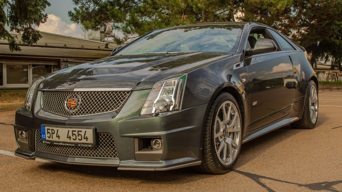 Že je cadillac jenom luxusní koráb? Omyl! Verze CTS-V umí i zlobit. A hodně!