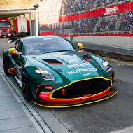 Aston Martin Vantage GT4 (Janík Motorsport).