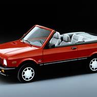 Kabriolet se prodával také s logy značky Innocenti.