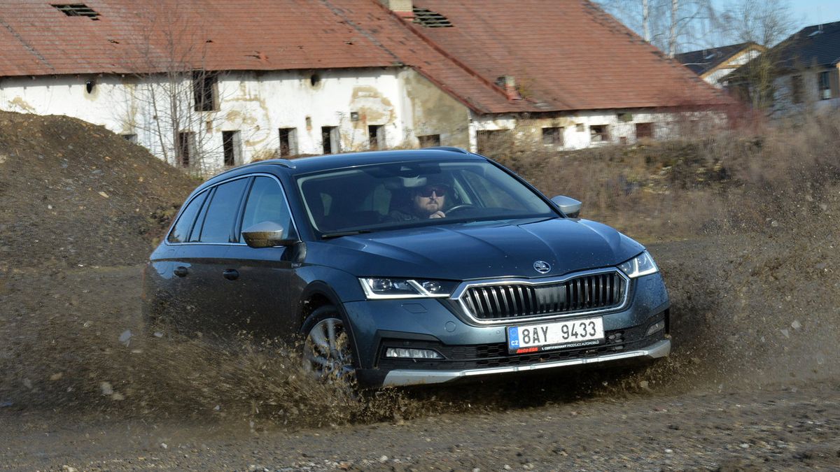 Ojetá Škoda Octavia IV Scout je lepší než SUV. V servisu si ale připlatíte