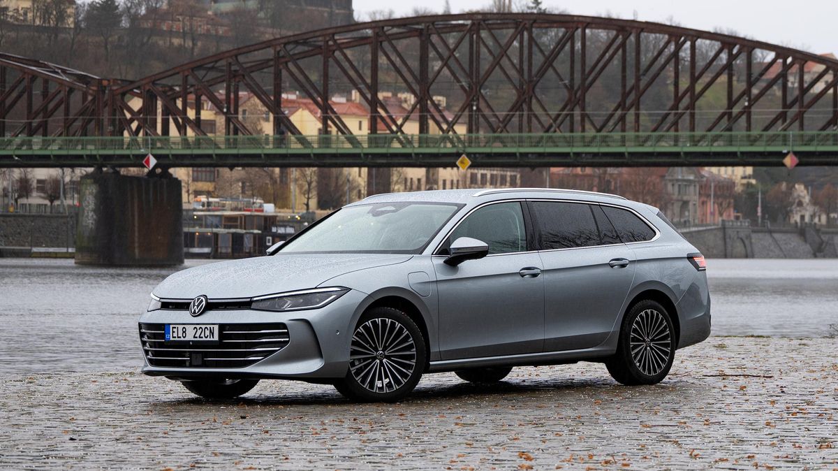 Je lepší než TDI? Otestovali jsme plug-in hybridní VW Passat s elektrickým dojezdem až 120 km