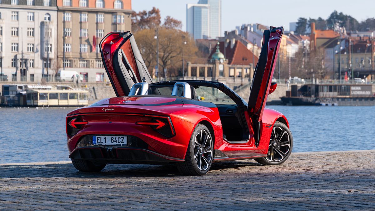 Postavili to, o čem Elon Musk jen sní: MG Cyberster je zhmotnělý cyberpunk v praxi, rychlostí šokuje