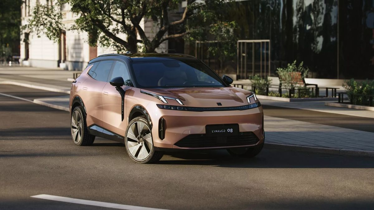 Přelomový hybrid z Číny, který udělá z elektromobilů zbytečnost, míří do Evropy. Víme, kolik bude stát