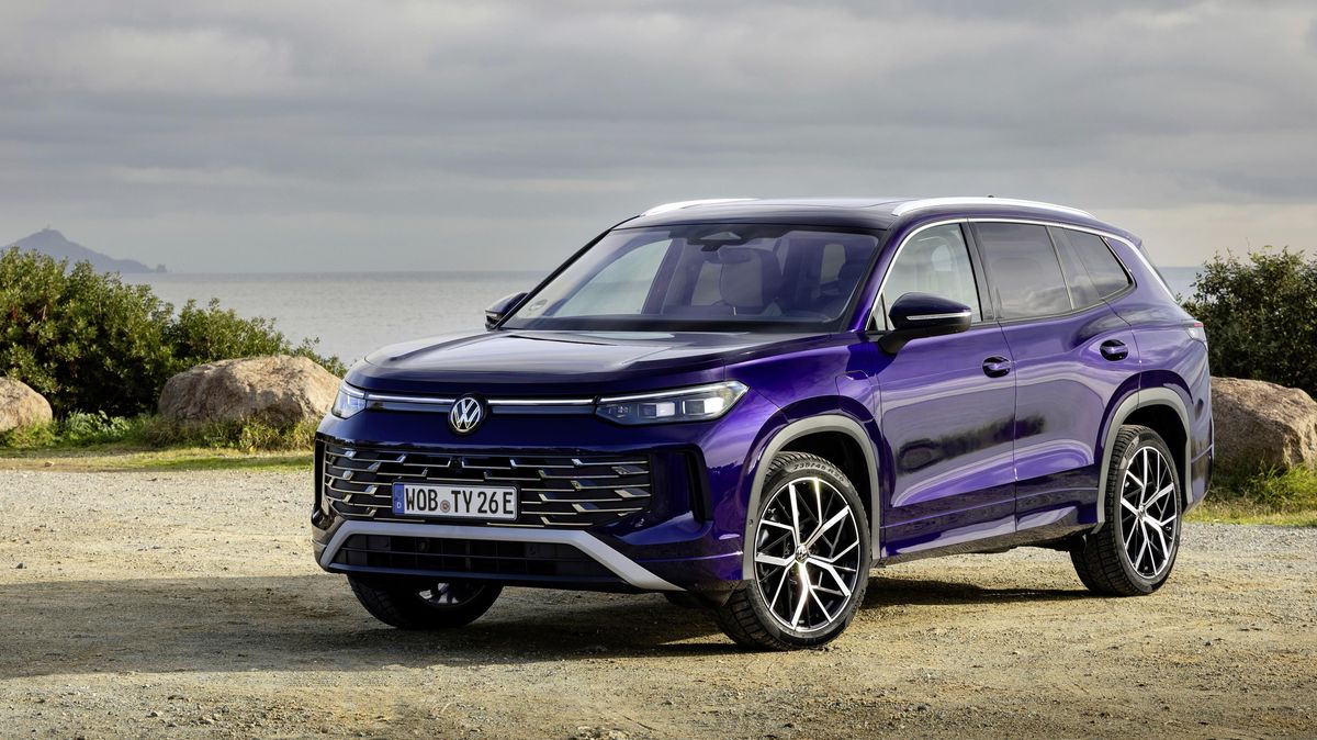 Koncernové SUV pro sedm vonící novotou, ale Kodiaq to není. Otestovali jsme VW Tayron s žádaným dieselem
