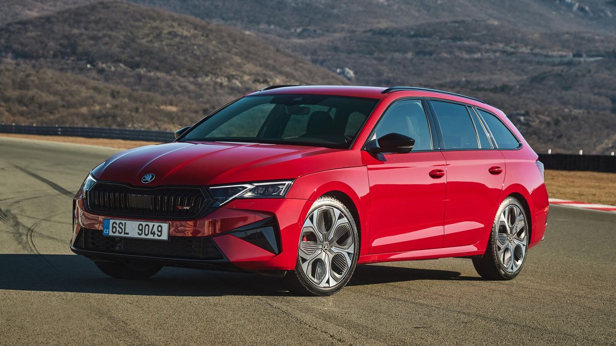 Čím tvrdší, tím sportovnější? Škodovka vyvrací častý mýtus a poodhaluje, jak ladí modely RS
