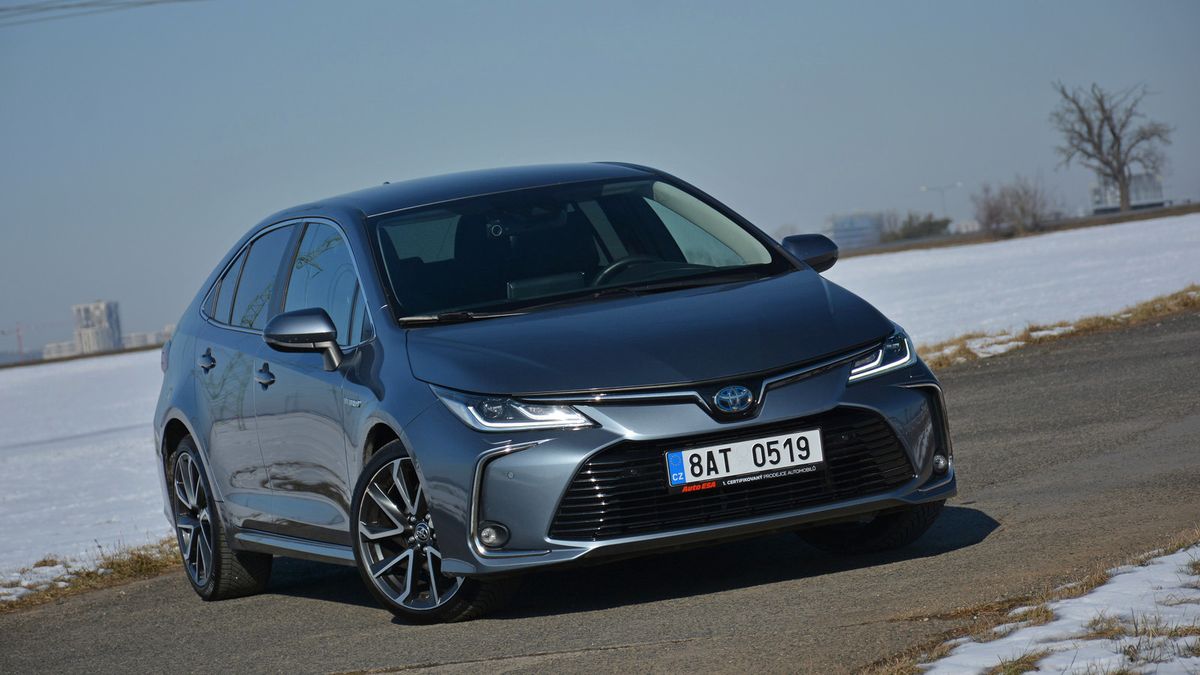 Nejspolehlivější auto na světě? Ojetá Toyota Corolla Hybrid navíc jezdí až zázračně úsporně