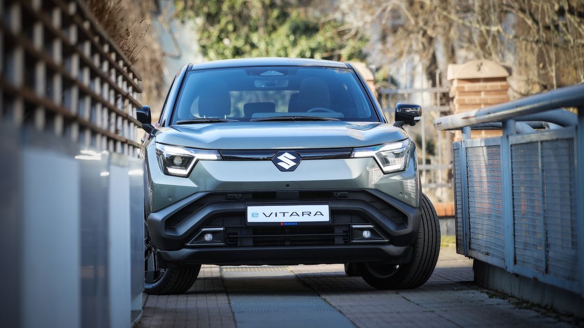 Suzuki v Česku ukázalo nové SUV, které už brzy zamíří na náš trh. Jmenuje se Vitara, ale vlastně o Vitaru nejde