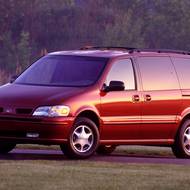 Oldsmobile Silhouette používal stejný základ jako jiné minivany od GM.