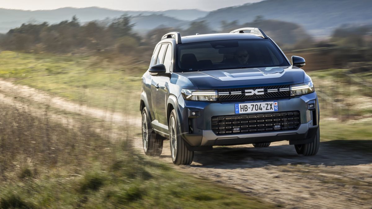 Vlajková Dacia Bigster přijíždí s oblíbeným motorem. V Česku ho volí dokonce polovina zájemců. A ne, diesel to není