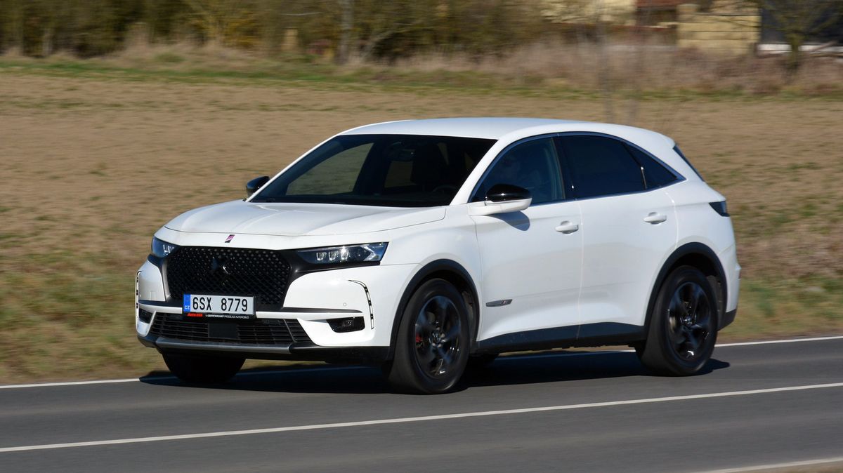 Ojetý DS7 Crossback moc dobře nejezdí, ale se silným motorem to může být alternativa zavedené prémii. A nekvalitní není