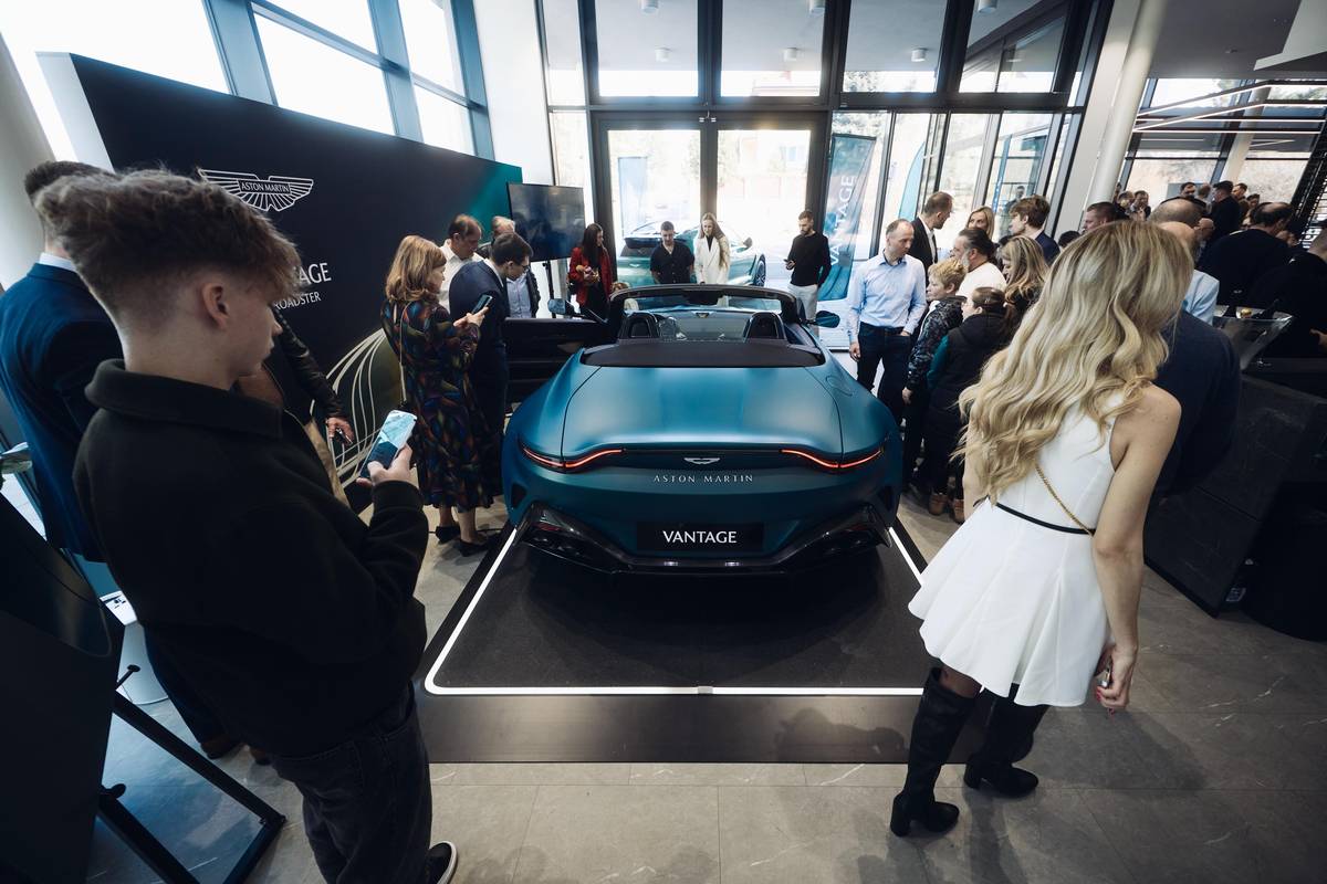 Aston Martin Vantage Roadster.