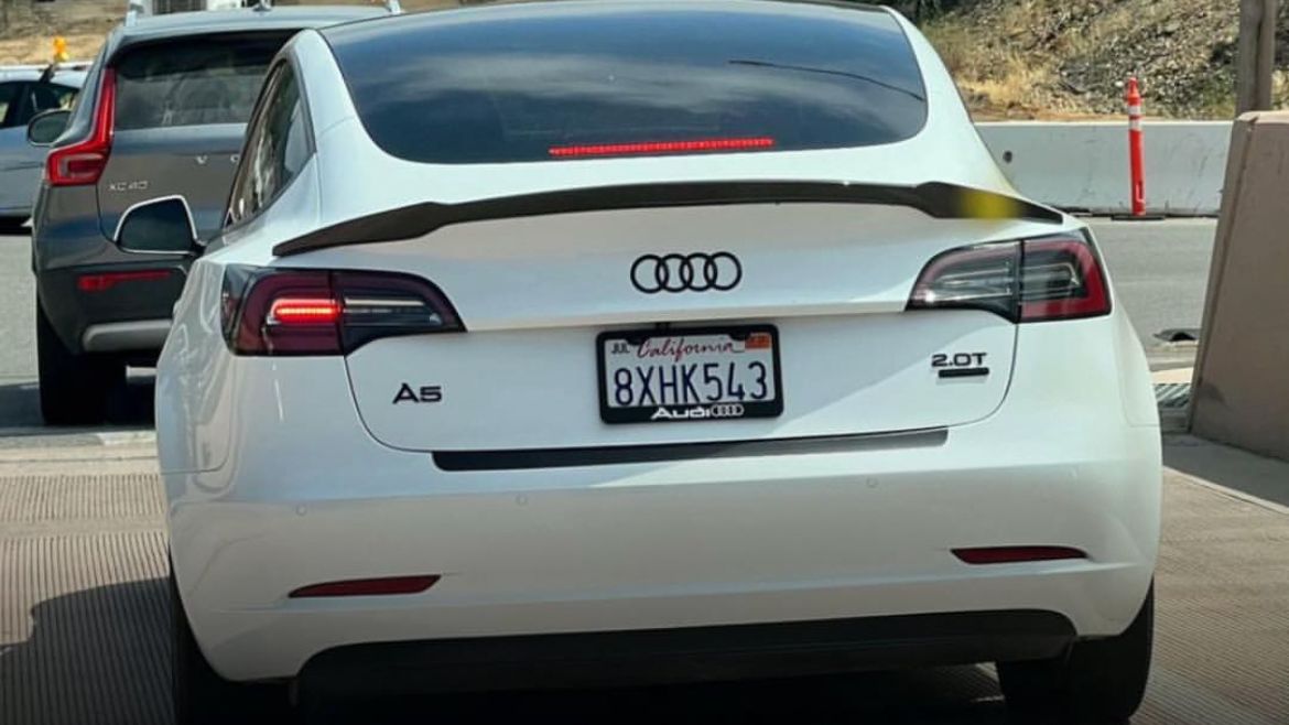 Musk prý škodí byznysu Tesly. Pomohlo by, kdyby z jejího čela odešel. Jen v Evropě se prodeje propadly skoro o 50 procent