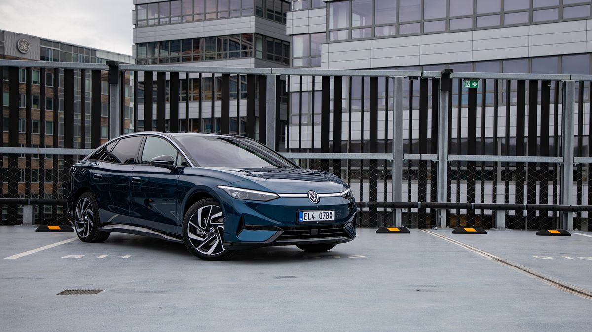 ID.7 je zatím nejlepší elektrický volkswagen. Nabízí slušný dojezd, hodnotný interiér a krásně se s ním jezdí