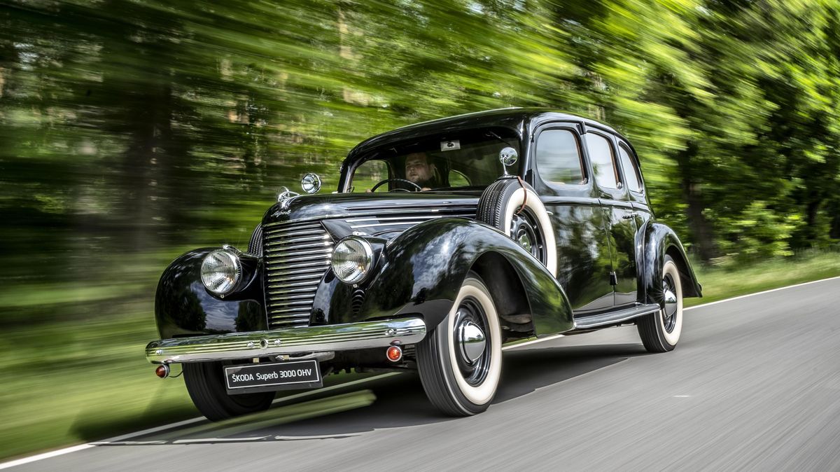 Vrcholná škodovka slaví jubileum: Šestiválcový Superb se začal vyrábět před 90 lety