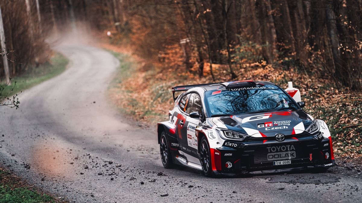 Startuje Mistrovství České republiky v rally 2025! Kalendář závodů, program a vše, co potřebujete vědět