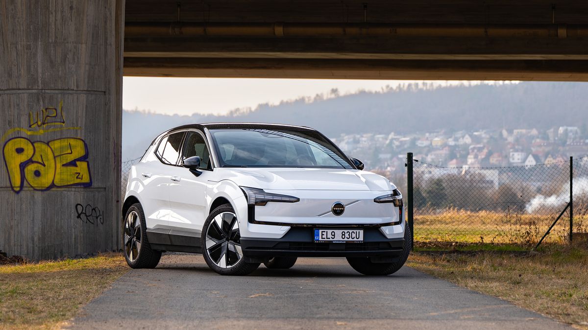Volvo EX30 je sympatický elektromobil za zajímavé peníze. Interiér ale nebude pro každého