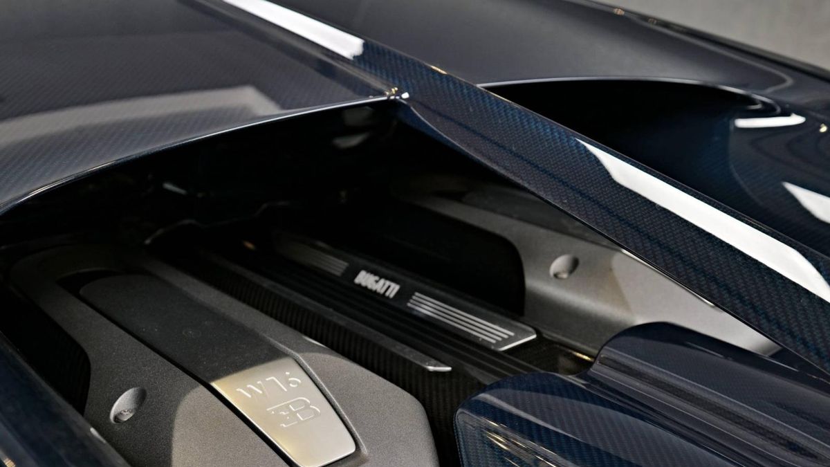 V Česku je na prodej možná nejuctívanější auto na světě. Tuzemský miliardář s ním jel na dálnici přes 400 km/h