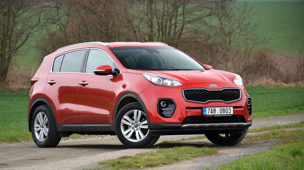 Ojeté Kie Sportage se silným benzinovým motorem se bát nemusíte. Až na ceny náhradních dílů