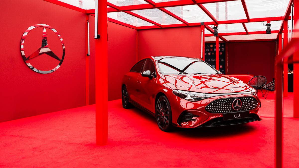 Do Česka dorazil veledůležitý model Mercedesu s rekordním dojezdem i nabíjením. Vidět ho může každý a zdarma