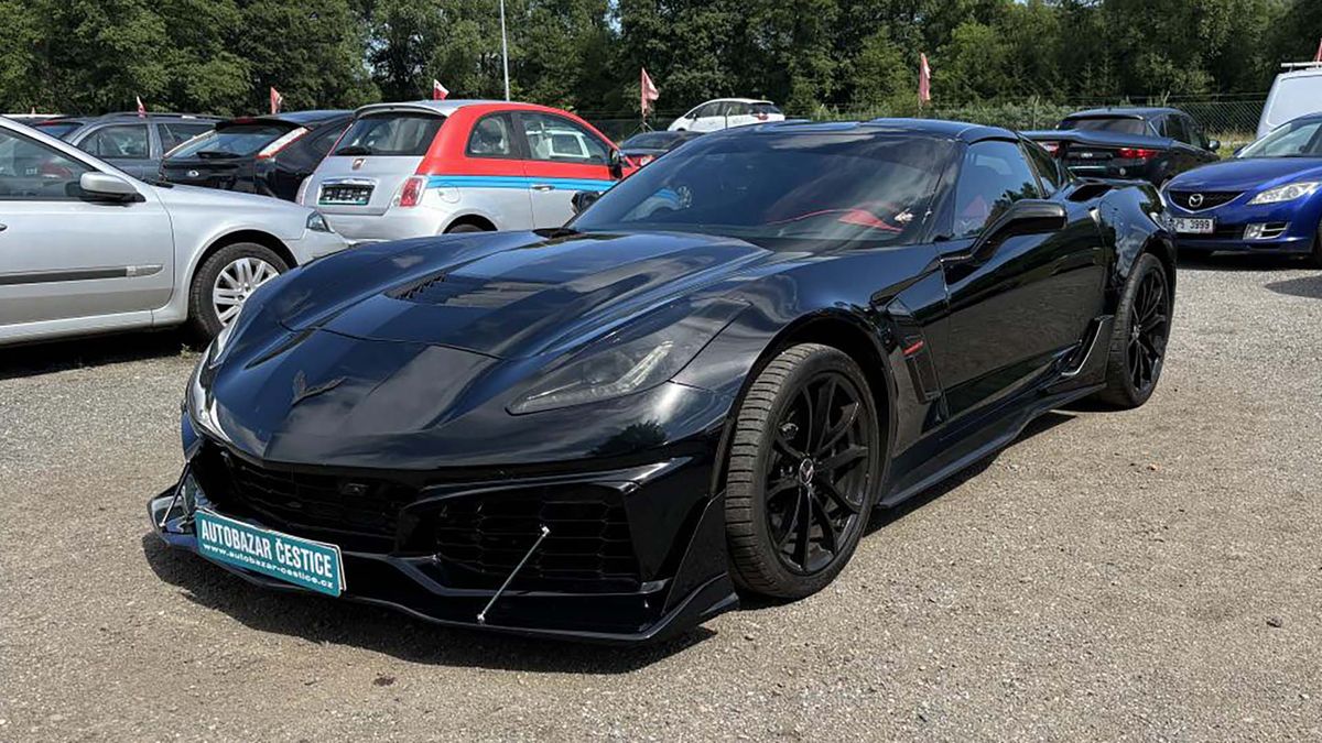 Terminátor Karlos Vémola prodává svoji nabušenou Corvettu C7. Má totiž nový automobilový sen