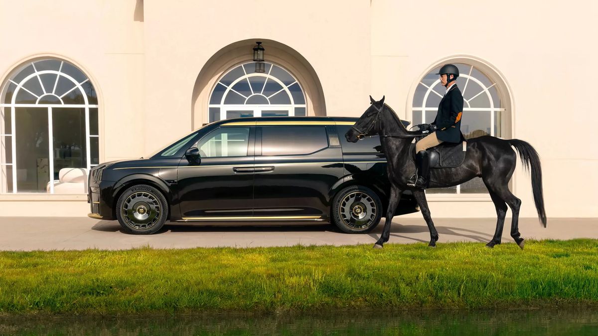 Zeekr představil minivan pro náročné. Je zdobený zlatem, uvnitř najdete koberce z mladých alpak. Cena spíš překvapí