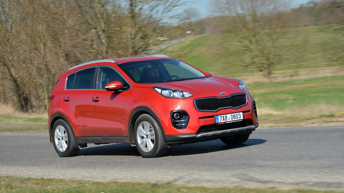 I do půl milionu koupíte málo jeté benzinové SUV s automatem a 4×4. Máme pro vás hned několik tipů!