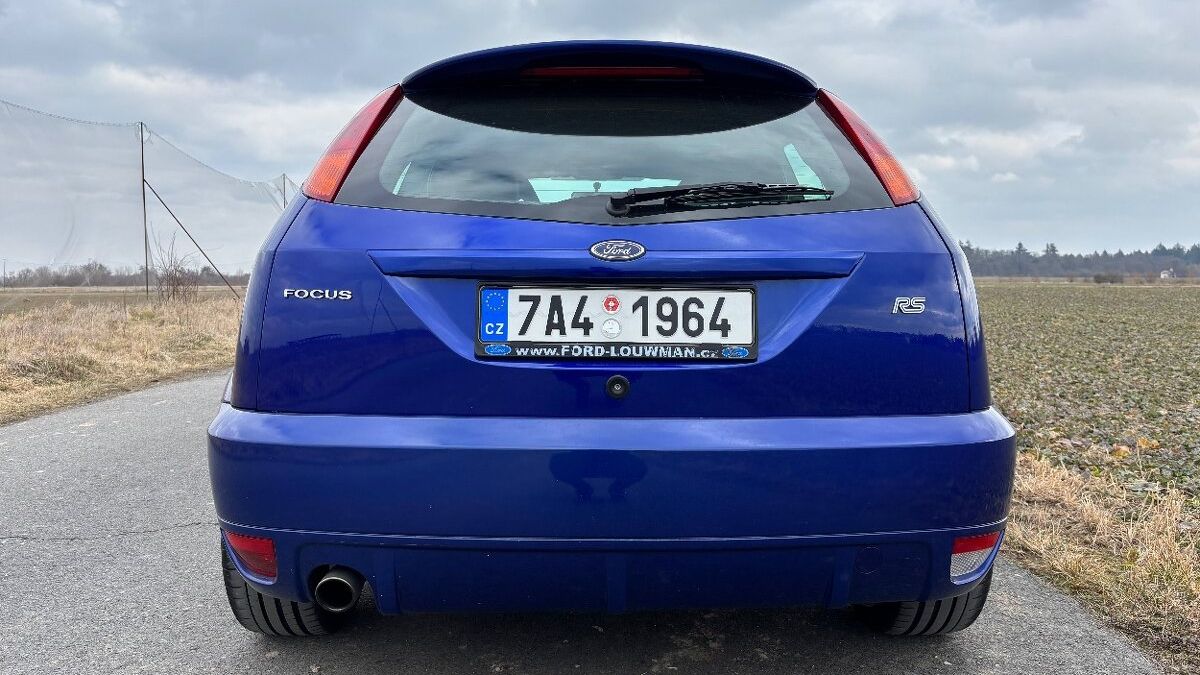 Auto po Petru Čtvrtníčkovi je na prodej. A jde o hodně zajímavý, ostrý kousek. Navíc prý ve velmi dobrém stavu