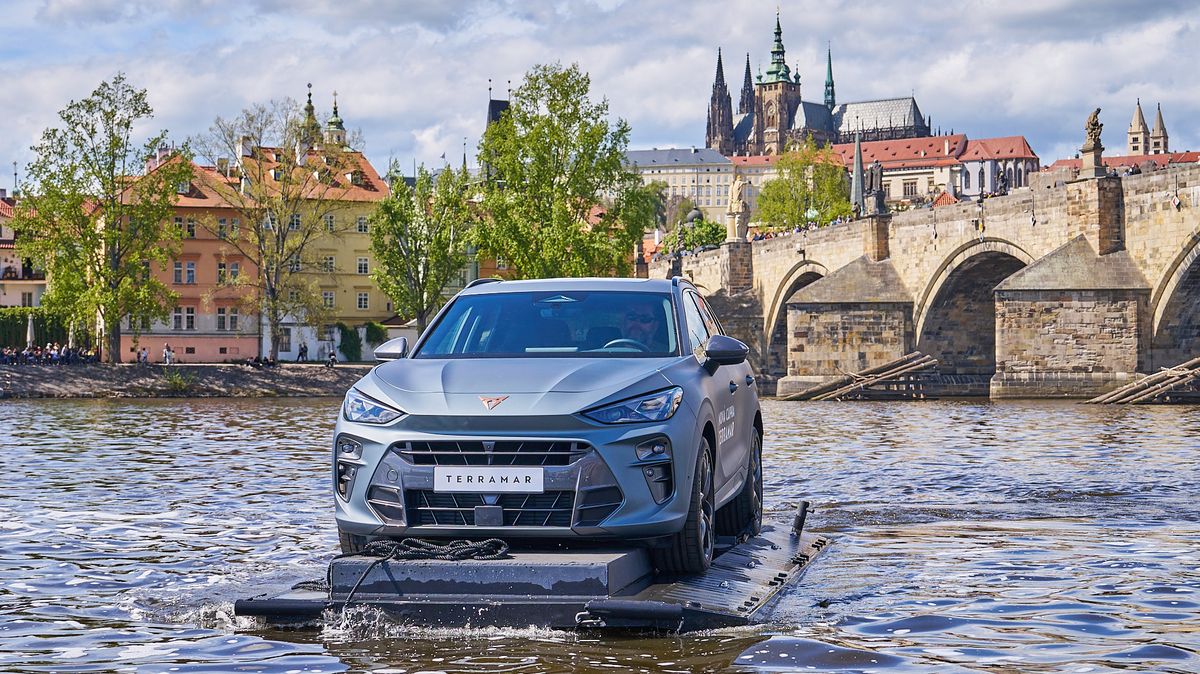 Do Česka doslova připlula španělská Cupra Terramar. Má naftový tříválec a nesmíte v ní používat bezpečnostní pásy