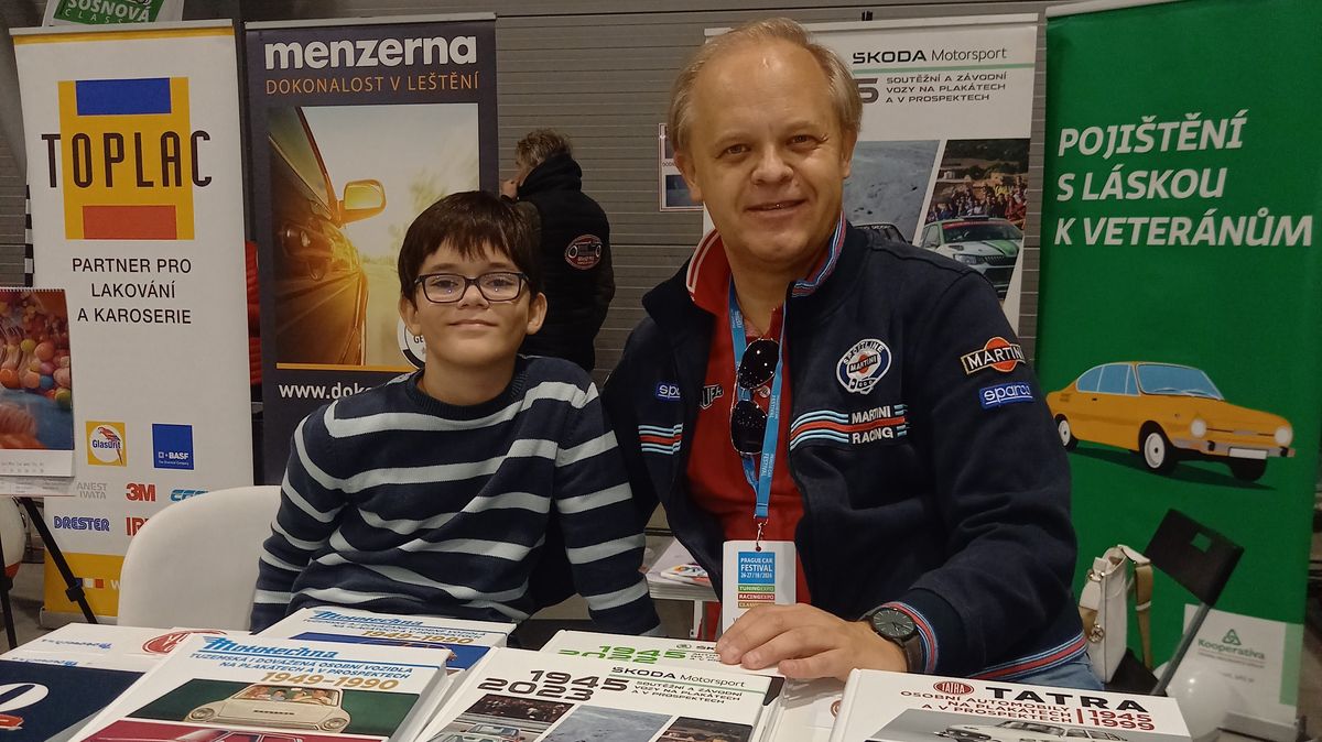 Auta z Mototechny měla nezaměnitelnou propagaci, říká autor obrazové knihy mapující historii národního podniku