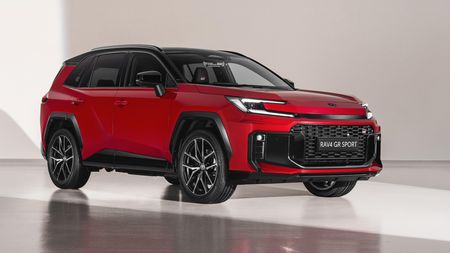 Prodejní hit Toyoty přijíždí v nové generaci: RAV4 má poctivý motor, až 304 koní, čtyřkolku i vypiplané technologie